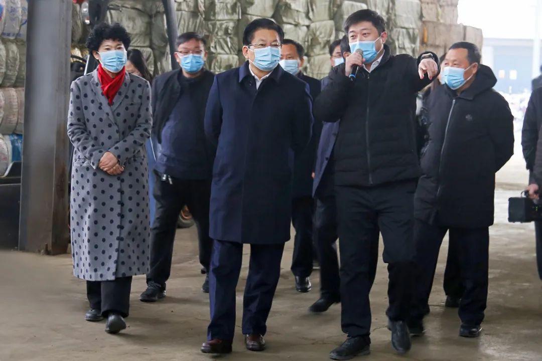 【集團動態(tài)】提質(zhì)增效強龍頭、助力發(fā)展高質(zhì)量-市委書記朱是西到南陽仙草健康集團調(diào)研